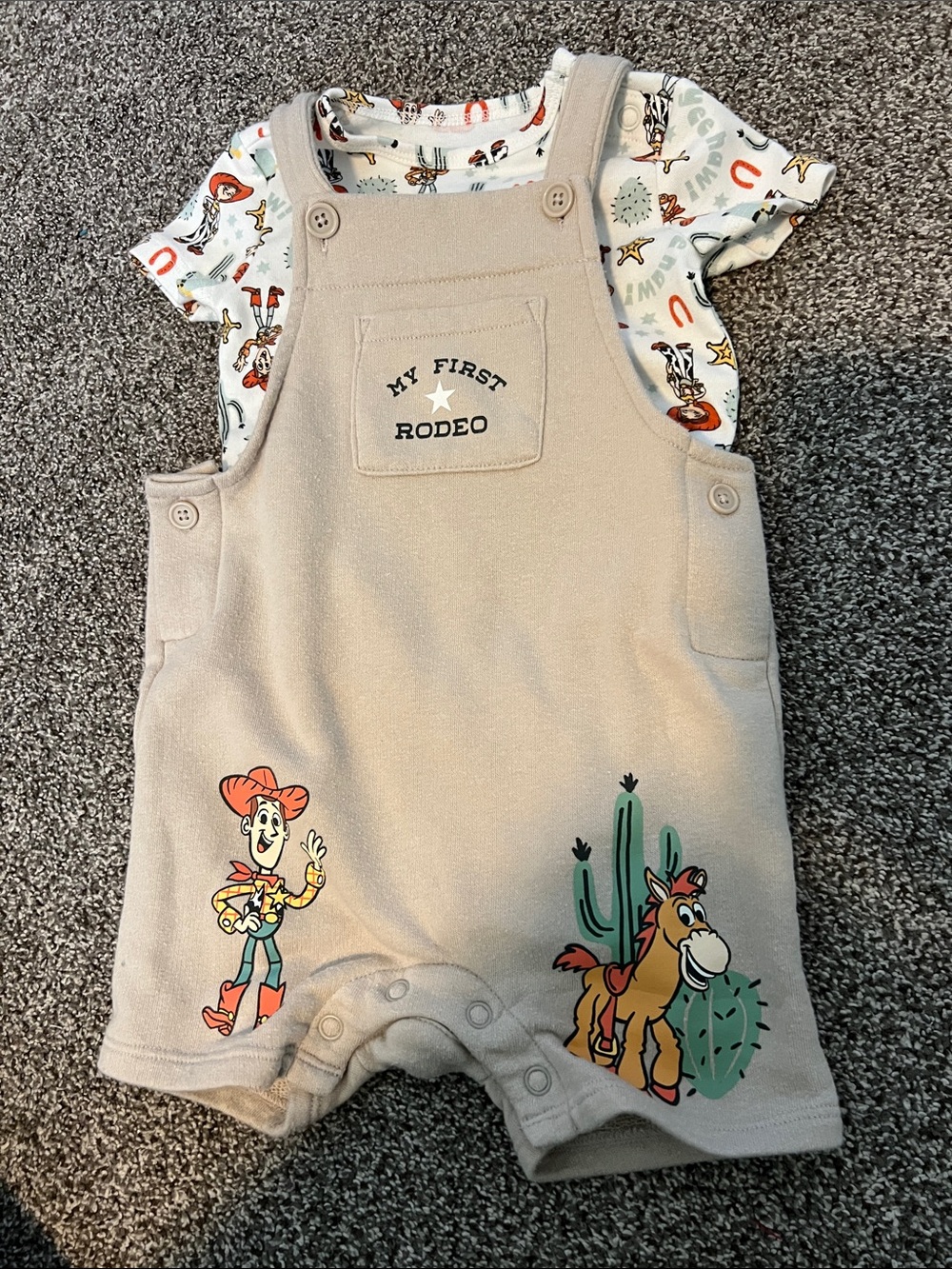 Like new super soft 18M 2-piece Toy Story Western Outfit Set w/Cowboy Overalls
